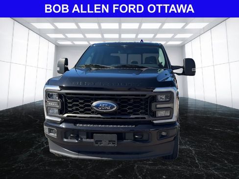 Used 2023 Ford F250 XLT w/ XLT Premium Package AWD/4WD image 8