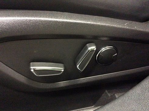 Used 2023 Lincoln Nautilus Reserve image 16