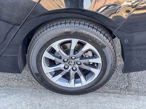 Certified 2022 Toyota Prius XLE w/ Advanced Technology Package FWD image 12