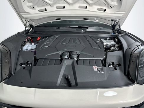 New 2026 Porsche Cayenne S image 33