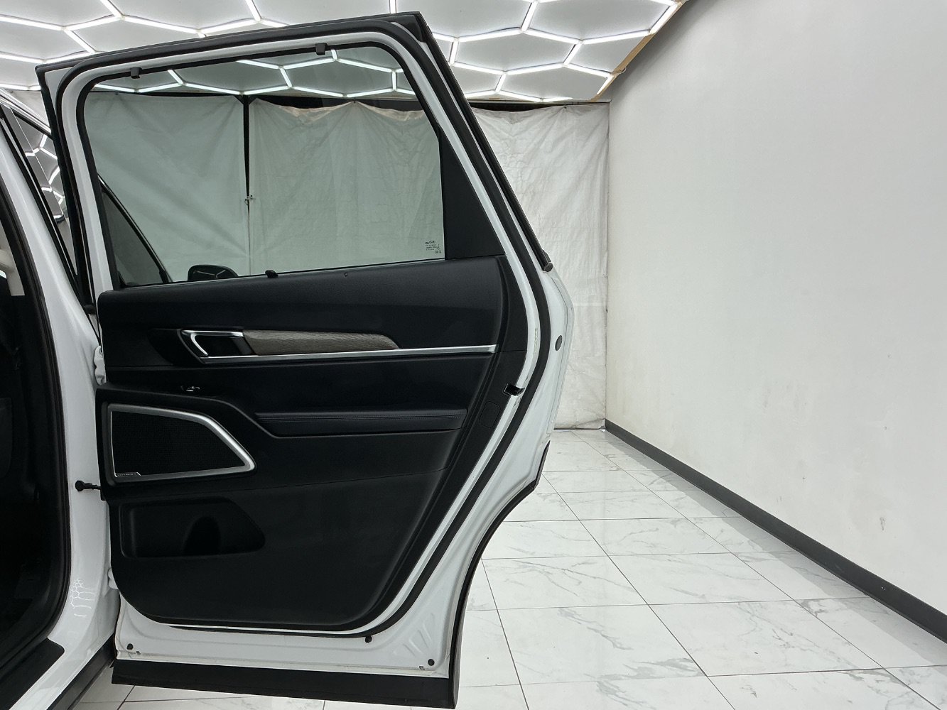 Used 2020 Kia Telluride EX AWD/4WD image 25