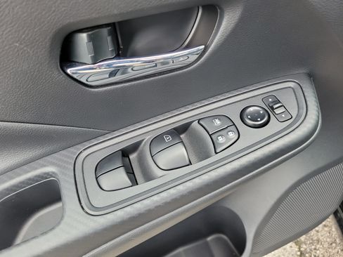 Used 2025 Nissan Versa SV FWD image 13