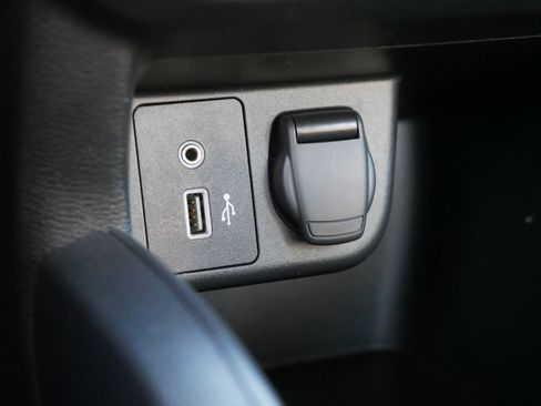 Certified 2022 Nissan Versa SV image 33