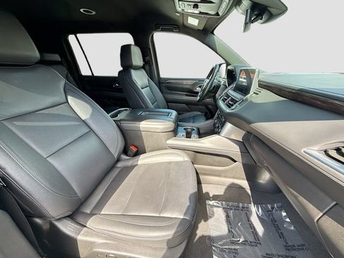 Used 2024 Chevrolet Suburban LT AWD/4WD image 32