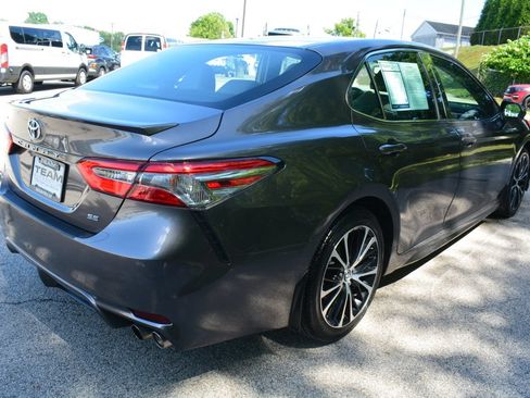 Used 2018 Toyota Camry SE w/ Convenience Package FWD image 5