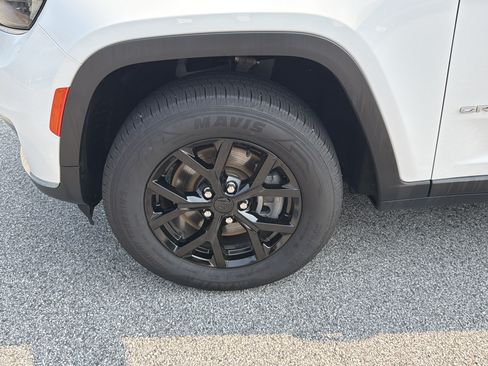 Used 2022 Jeep Grand Cherokee L Limited AWD/4WD image 13