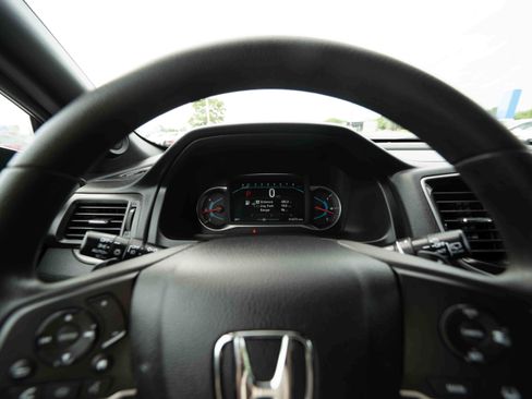 Used 2022 Honda Pilot Sport image 15