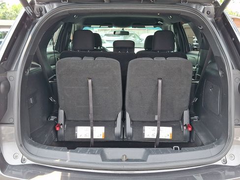 Used 2017 Ford Explorer XLT w/ Equipment Group 201A AWD/4WD image 29