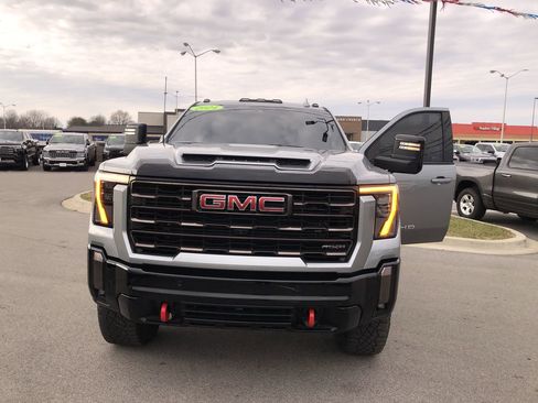 Used 2024 GMC Sierra 2500 AT4X image 8
