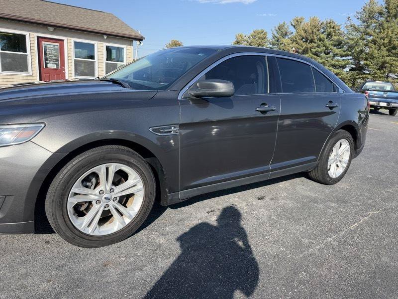 Used 2017 Ford Taurus SE FWD image 34