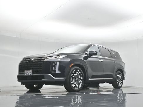 Used 2023 Hyundai Palisade Limited w/ Cargo Package image 47