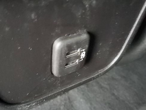 Certified 2024 Chevrolet Equinox LS AWD/4WD image 11