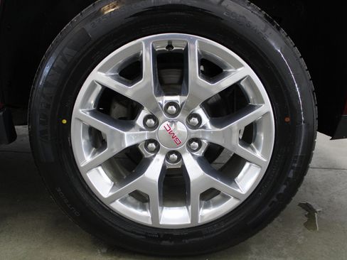 Used 2017 GMC Yukon SLT w/ HD Trailering Package image 8