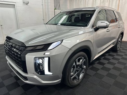 Used 2023 Hyundai Palisade Limited w/ Cargo Package AWD/4WD image 4