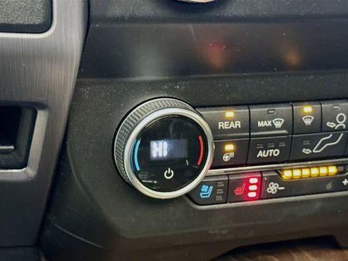 Used 2019 Ford Expedition Platinum image 22