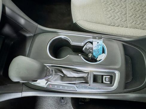 Used 2022 Chevrolet Equinox LS AWD/4WD image 16