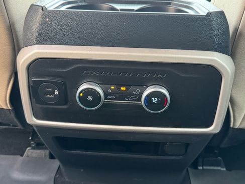 Used 2022 Ford Expedition Max XLT image 28
