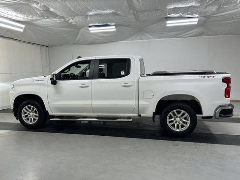 Used 2022 Chevrolet Silverado 1500 LT AWD/4WD image 6
