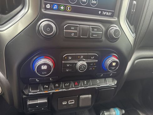 Used 2019 Chevrolet Silverado 1500 RST AWD/4WD image 14