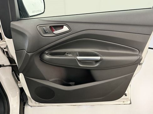 Used 2017 Ford Escape Titanium image 34