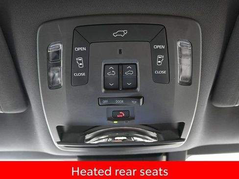 Certified 2023 Toyota Sienna Platinum image 23