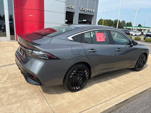 Certified 2026 Nissan Sentra SR w/ Floor Mat Package FWD image 5