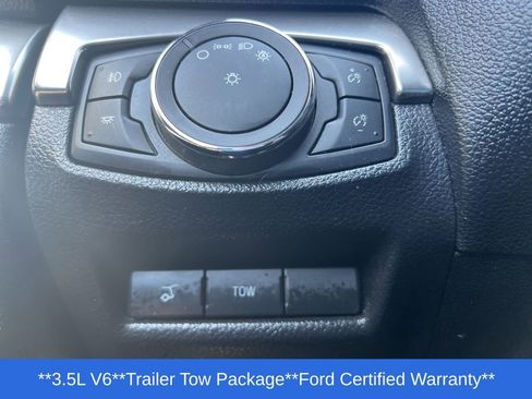 Used 2018 Ford Explorer XLT w/ Equipment Group 202A AWD/4WD image 16
