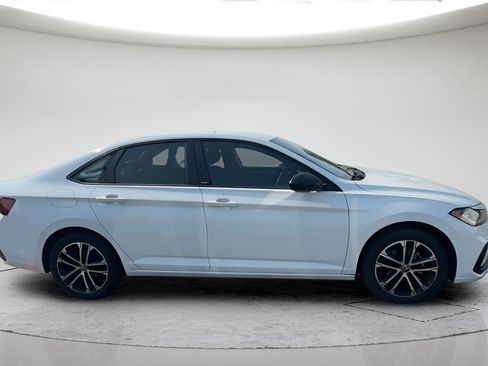 Used 2025 Volkswagen Jetta Sport FWD image 5
