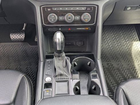 Used 2022 Volkswagen Atlas SE FWD image 19