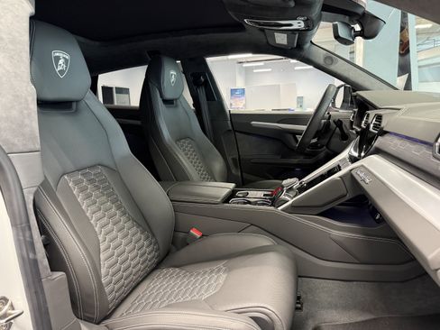 Used 2020 Lamborghini Urus AWD/4WD image 21