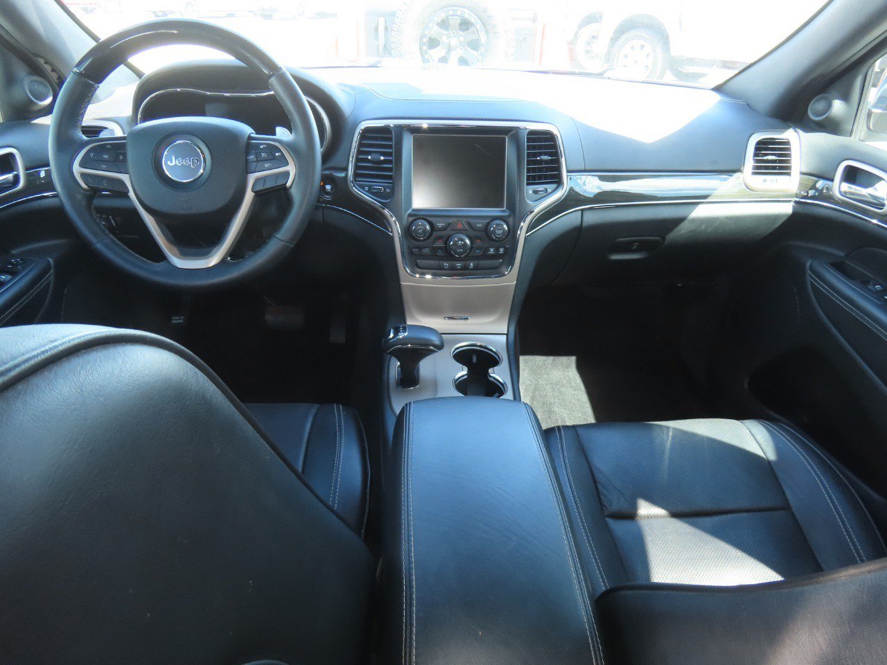Used 2015 Jeep Grand Cherokee Overland RWD image 23