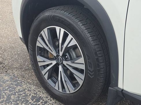 Certified 2023 Nissan Rogue SV w/ SV Premium B Package AWD/4WD image 10