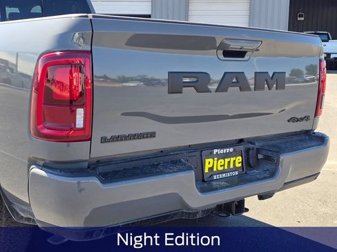 New 2026 RAM 2500 Laramie AWD/4WD image 8