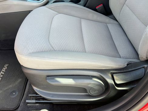 Used 2020 Hyundai Elantra Value Edition FWD image 15