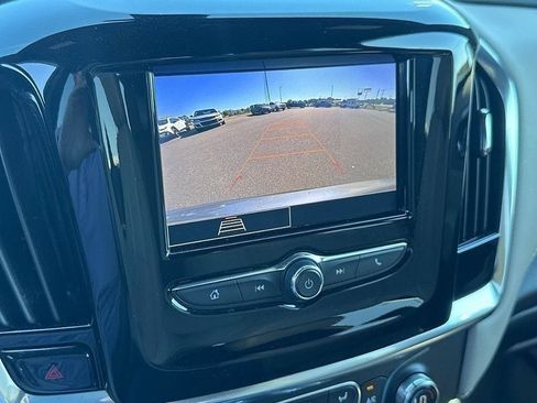 Used 2023 Chevrolet Traverse LS FWD image 15