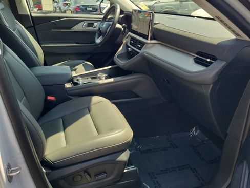 Used 2026 Ford Explorer Active w/ Active Comfort Package RWD image 17