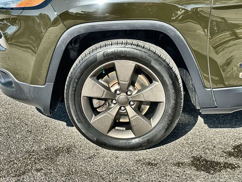 Used 2016 Jeep Cherokee 75th Anniversary image 12