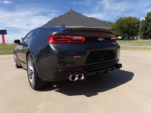 Used 2017 Chevrolet Camaro LT RWD image 27