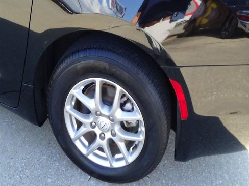 Certified 2025 Chrysler Pacifica Select FWD image 9