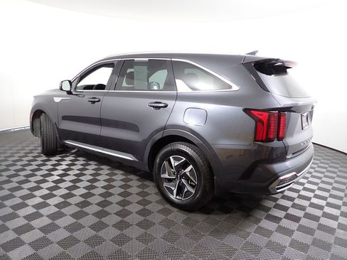 Used 2021 Kia Sorento S FWD image 12