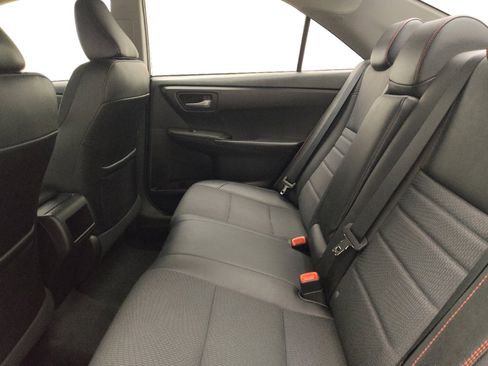 Used 2016 Toyota Camry SE FWD image 18