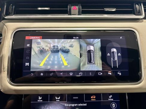 Used 2018 Land Rover Range Rover Velar R-Dynamic SE AWD/4WD image 35
