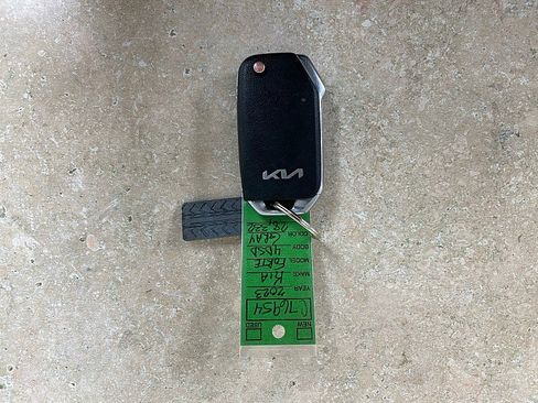 Used 2023 Kia Forte LX image 29