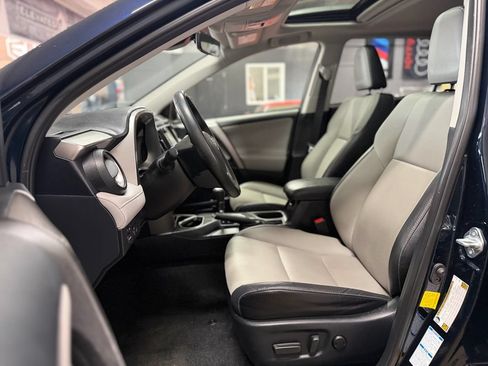 Used 2018 Toyota RAV4 Limited AWD/4WD image 15