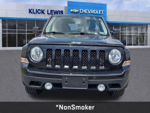 Used 2017 Jeep Patriot Latitude AWD/4WD image 2