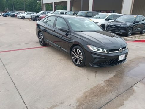 Used 2025 Volkswagen Jetta Sport FWD image 6