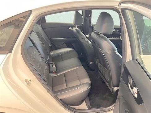 Used 2021 Kia Forte GT-Line w/ GT-Line Premium Package image 8