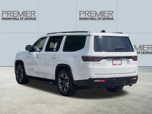 Used 2024 Jeep Wagoneer Series III AWD/4WD image 24