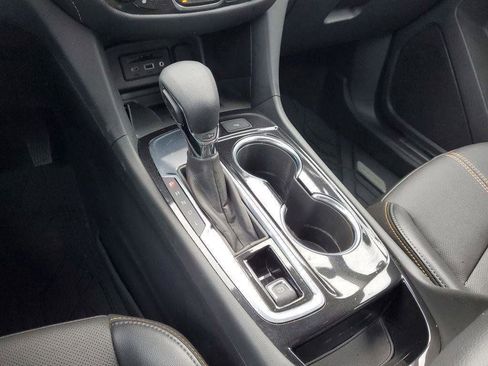 Used 2023 Chevrolet Equinox Premier image 18