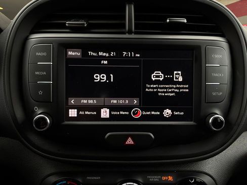 Used 2025 Kia Soul LX w/ LX Technology Package FWD image 26